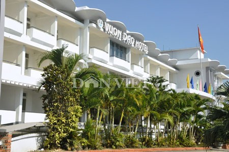 Nạn nhân được phát hiện chết trong khuôn viên khách sạn Vườn Đào